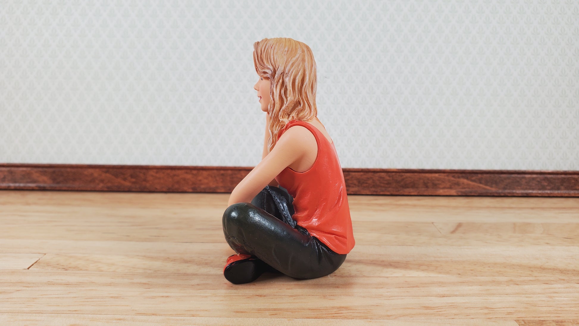 Modern Dollhouse Doll Teenager Teen Girl Daughter Sitting 1:12 Scale Miniature "Dianne"