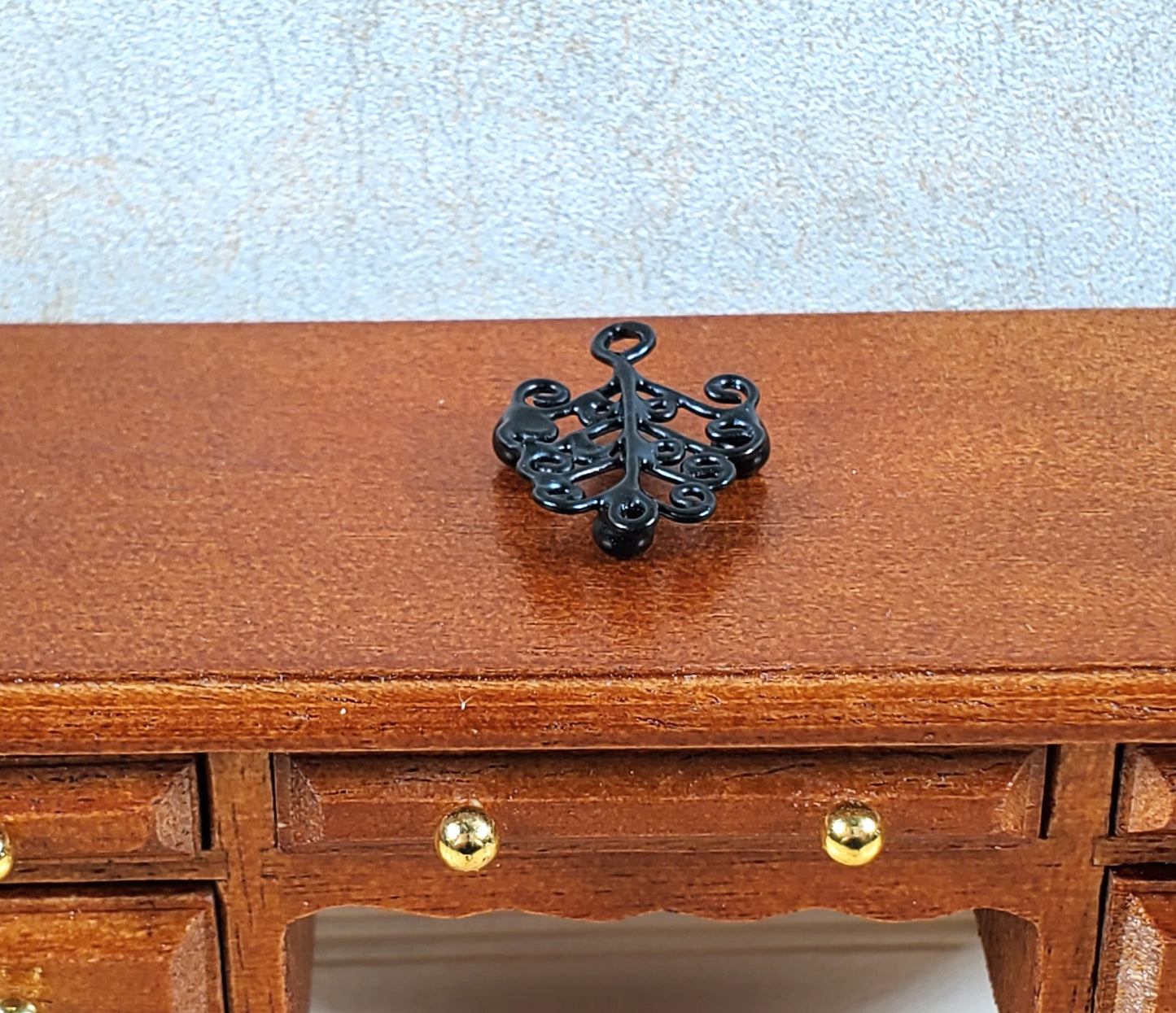 Dollhouse Trivet Hot Plate Black Scrolled Metal 1:12 Scale Miniature Kitchen