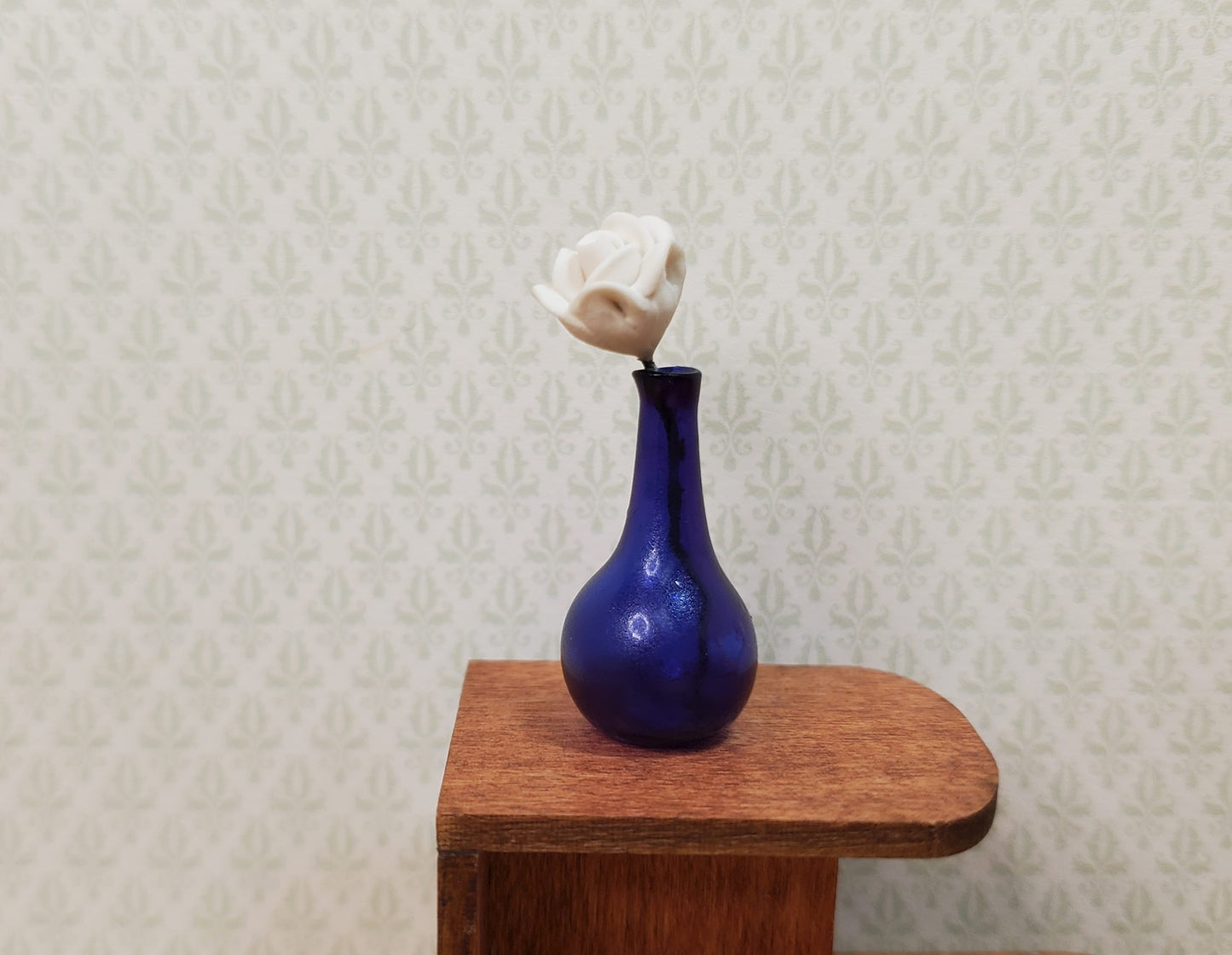 Dollhouse Small Blue Onion Jar or Vase 1:12 Scale Miniature