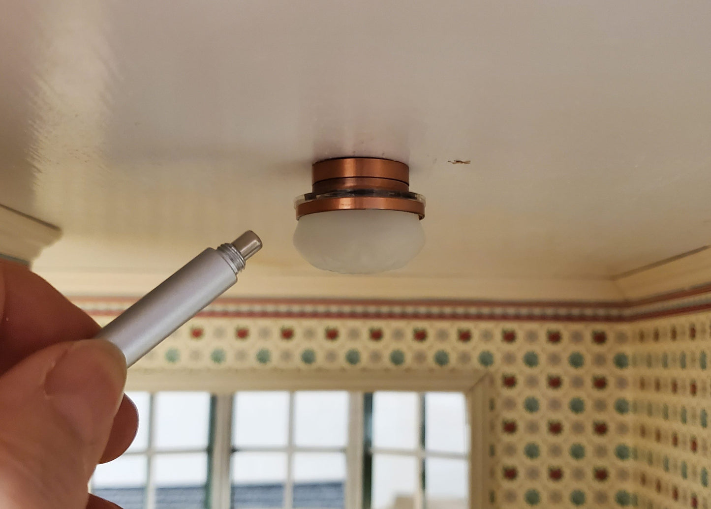 Dollhouse Frosted Ceiling Light Round Copper Wand Battery 1:12 Scale Miniature