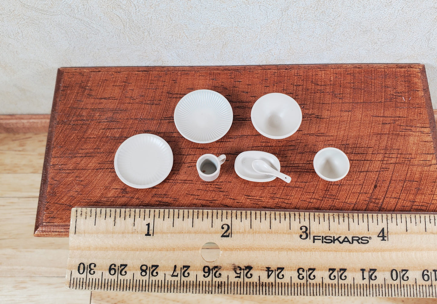 Dollhouse Dinner Place Setting 7 pcs Tan Painted Metal 1:12 Scale Miniatures