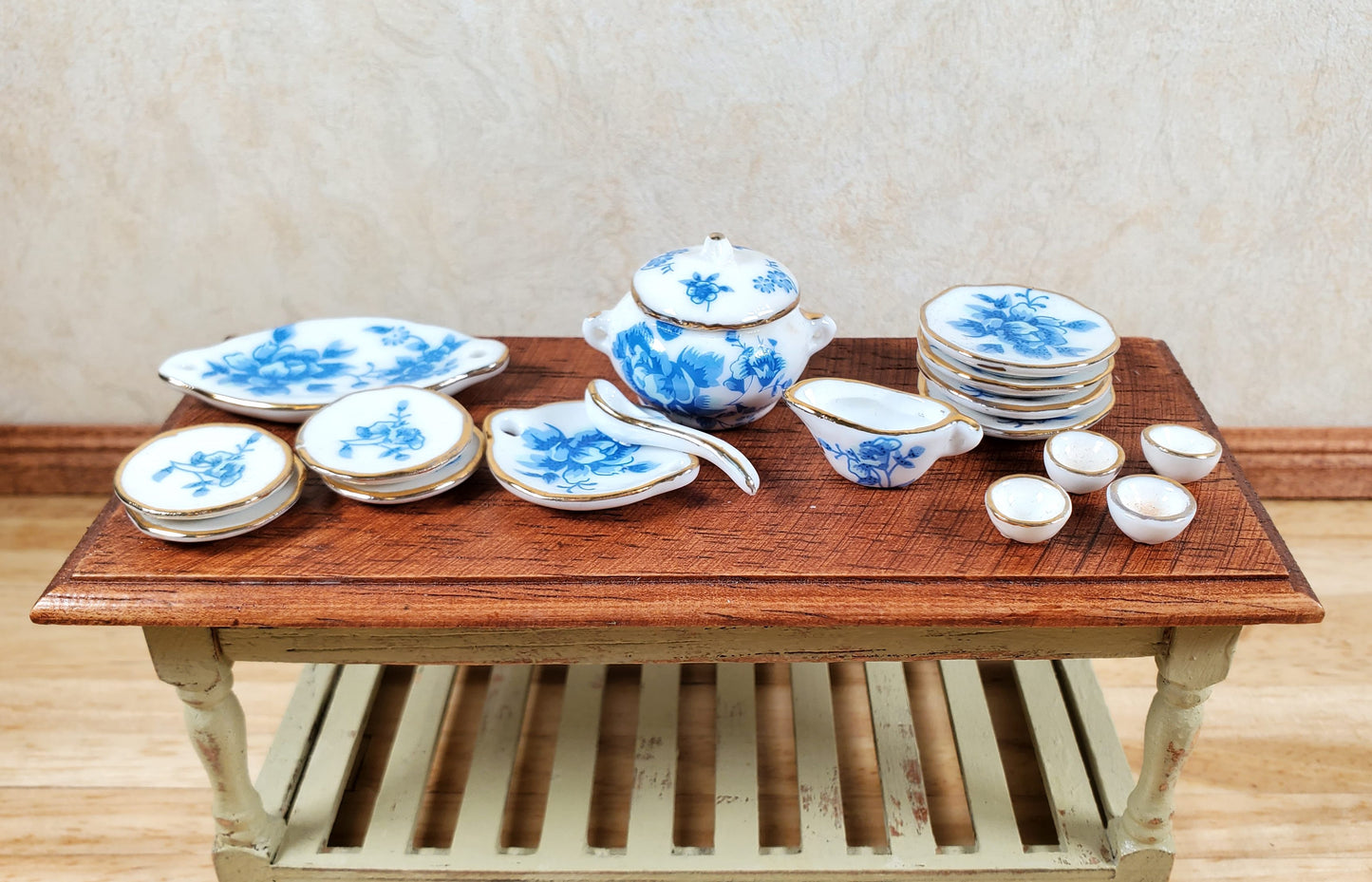 Dollhouse Dinner Set Plates Tureen Ceramic Blue Floral 1:12 Scale Miniature