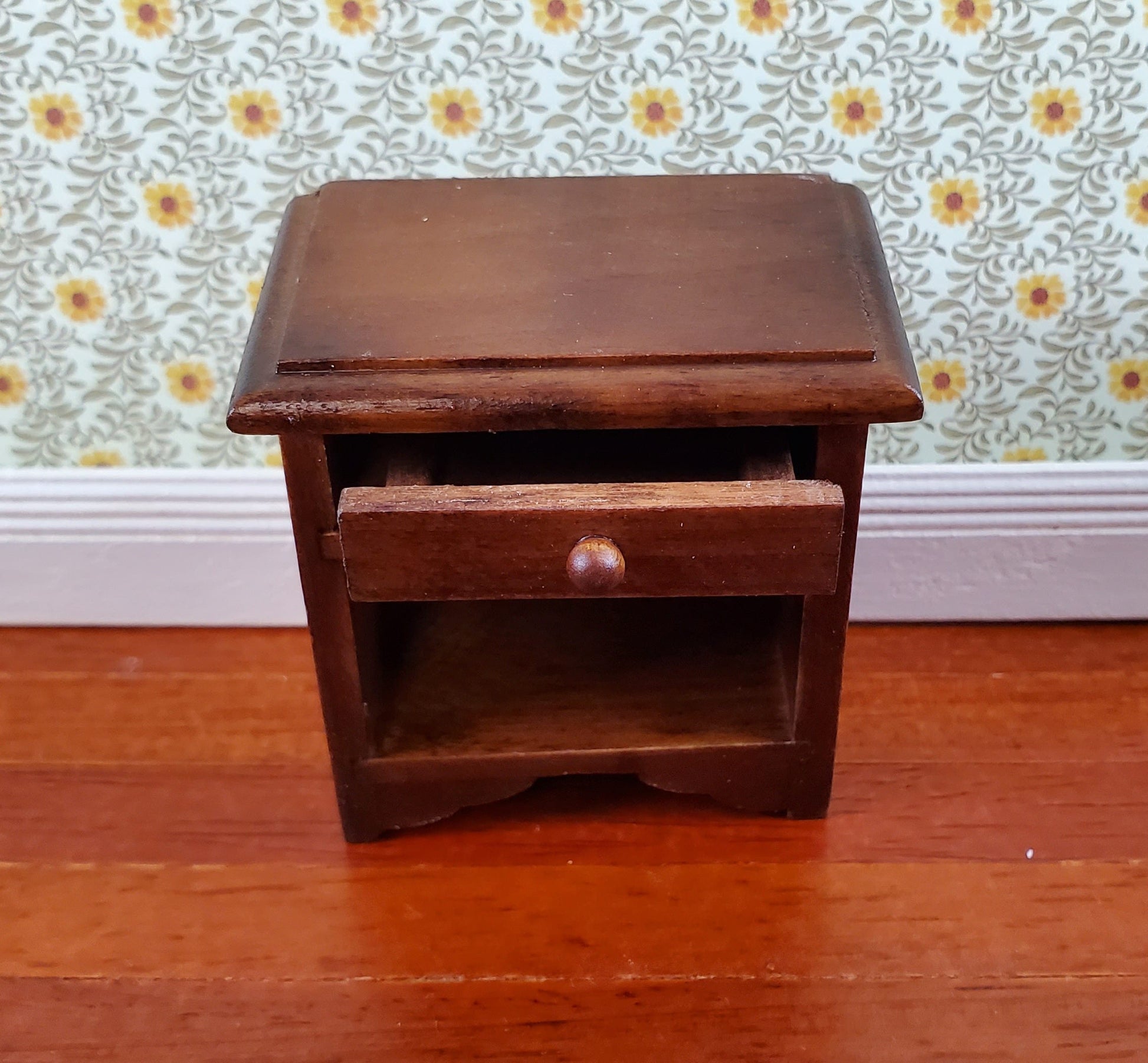 Dollhouse Miniature Nightstand Side Table with Drawer 1:12 Scale Furniture