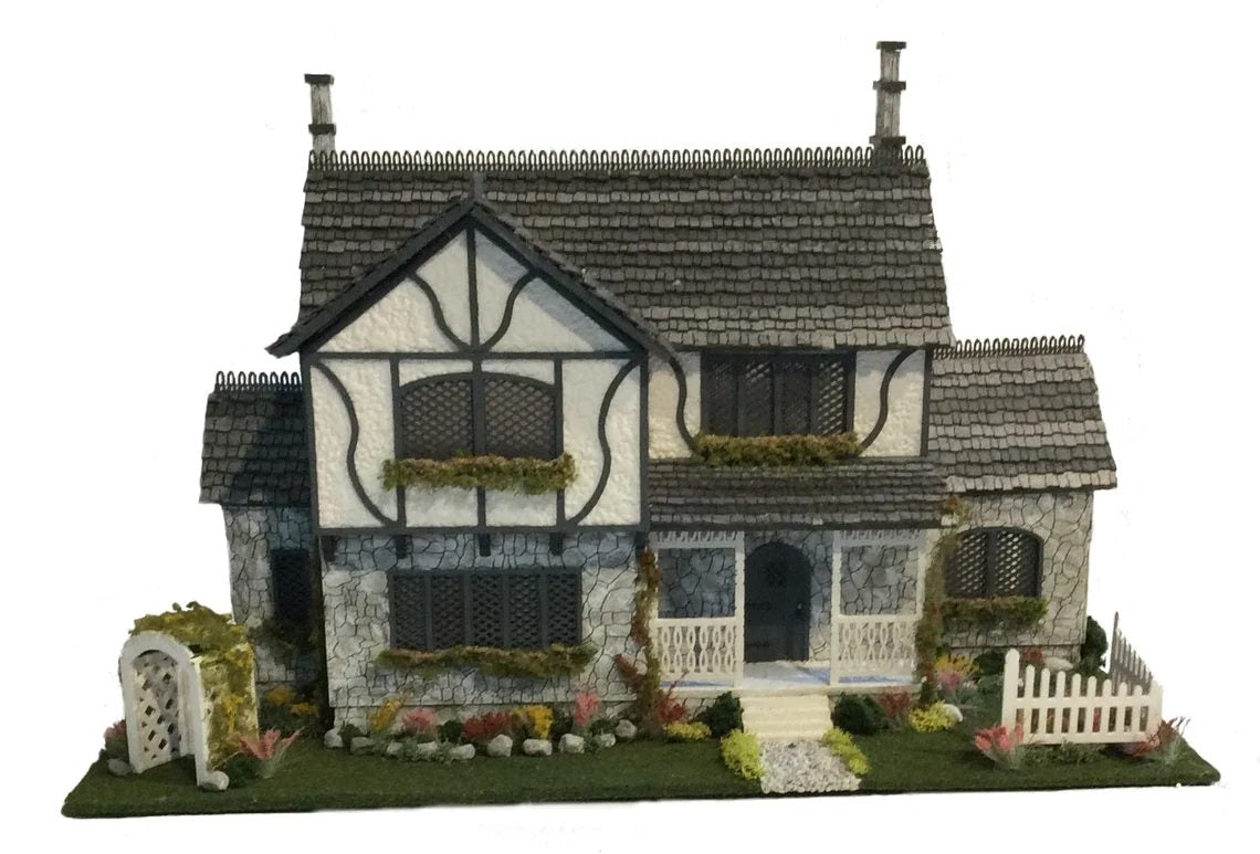 1:48 Quarter Scale Dollhouse KIT Tudor Manor House Style 5 Rooms with Greenery