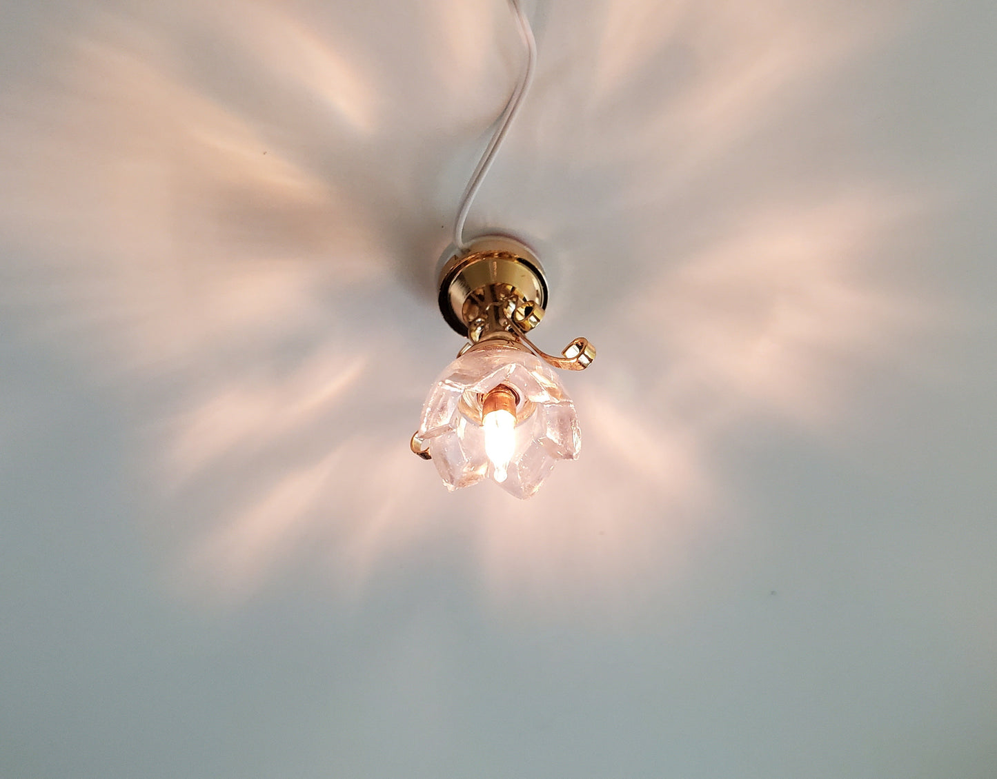 Dollhouse Miniature Ceiling Light Lily Flower Shade Gold 12 Volt 1:12
