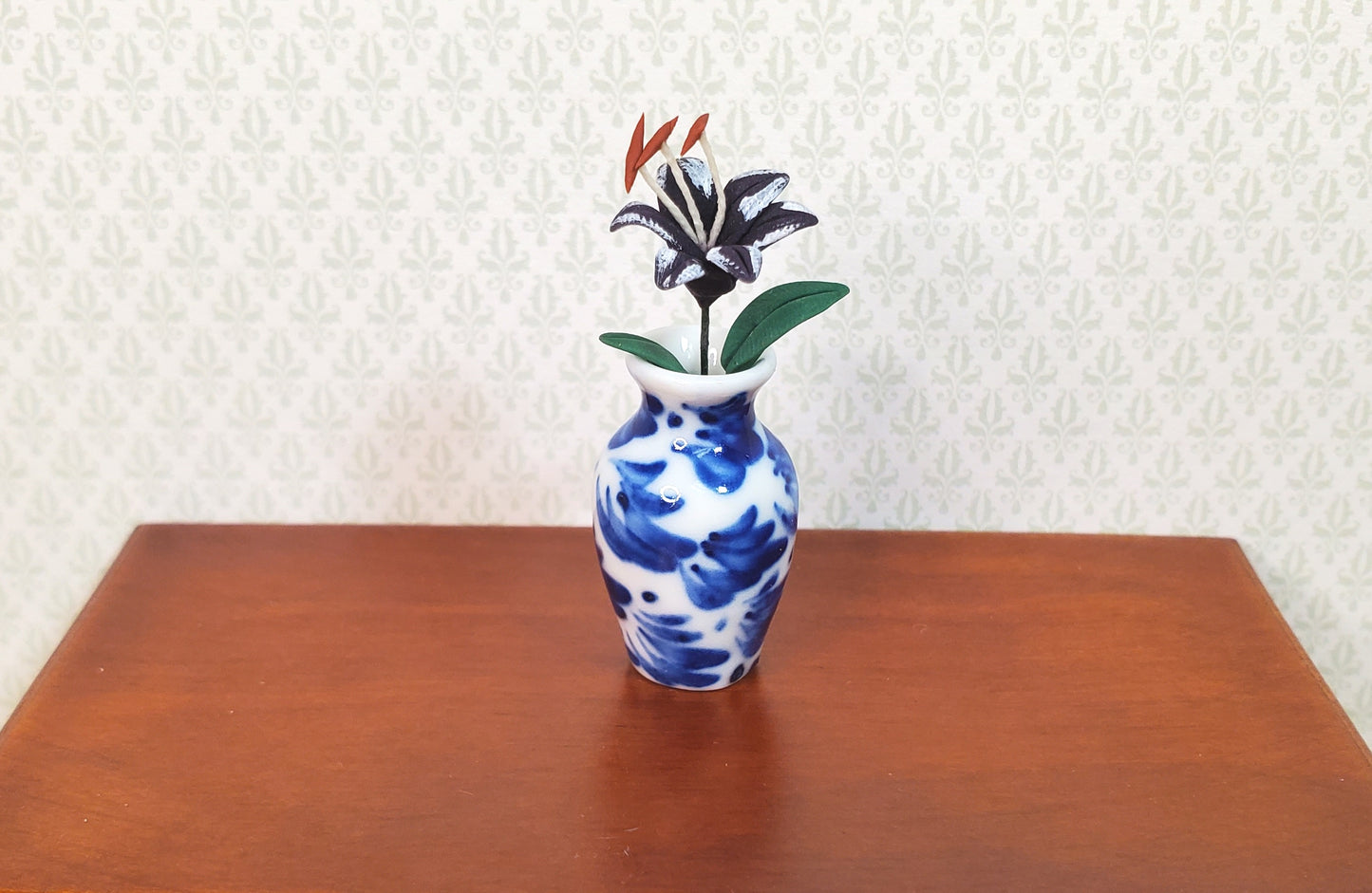 Dollhouse Purple Tiger Lily Single Stem with Foliage 1:12 Scale Miniature