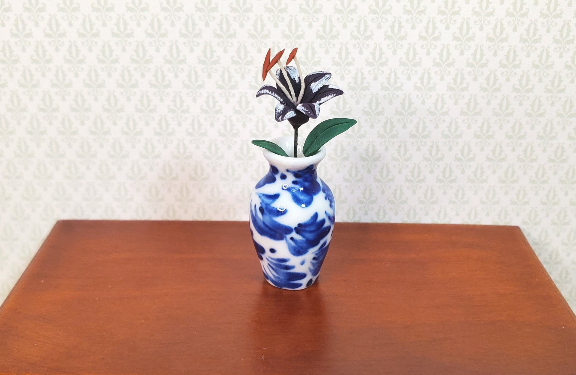 Dollhouse Purple Tiger Lily Single Stem with Foliage 1:12 Scale Miniature