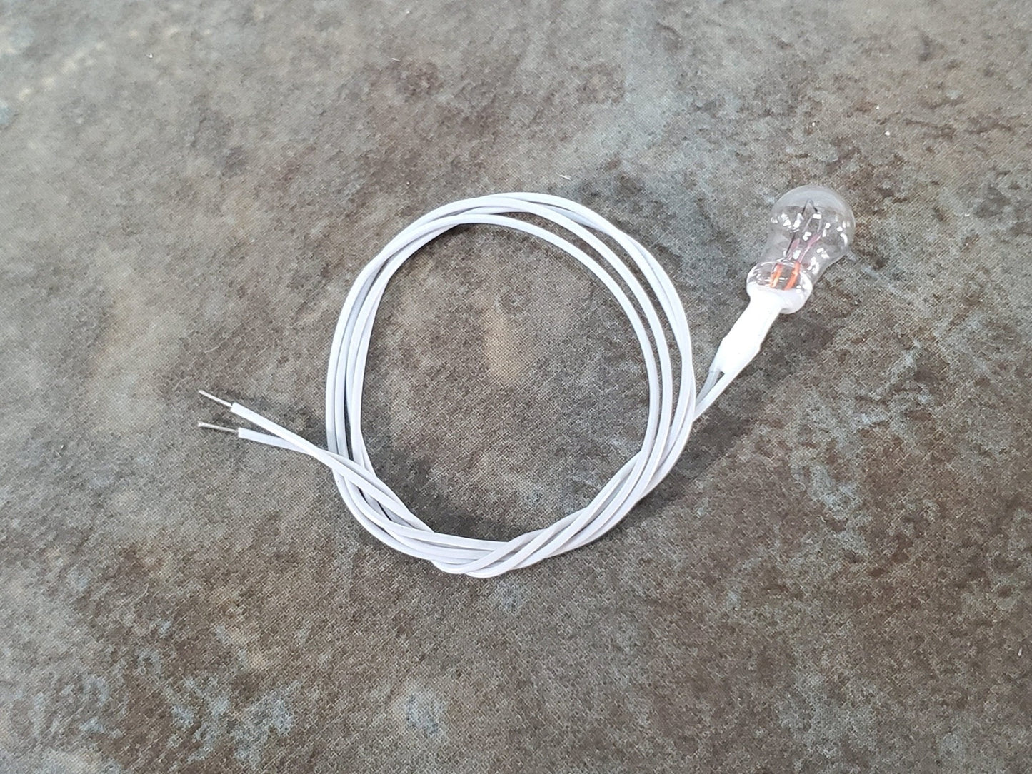 Cir-Kit Clear Pea Bulb Light Fixture with Wire 1:12 Scale Dollhouse Miniature Attics Closets - Miniature Crush