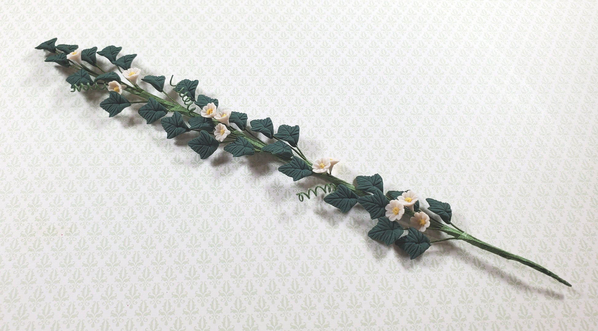 Dollhouse Trailing White Nightshade Vine 1:12 Scale Miniature Garden Plant