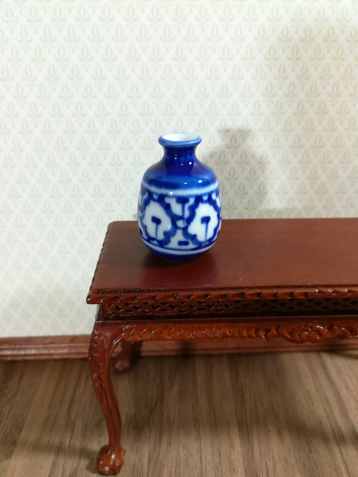 Dollhouse Miniature Large Blue & White Decorative Vase or Urn 1:12 Scale