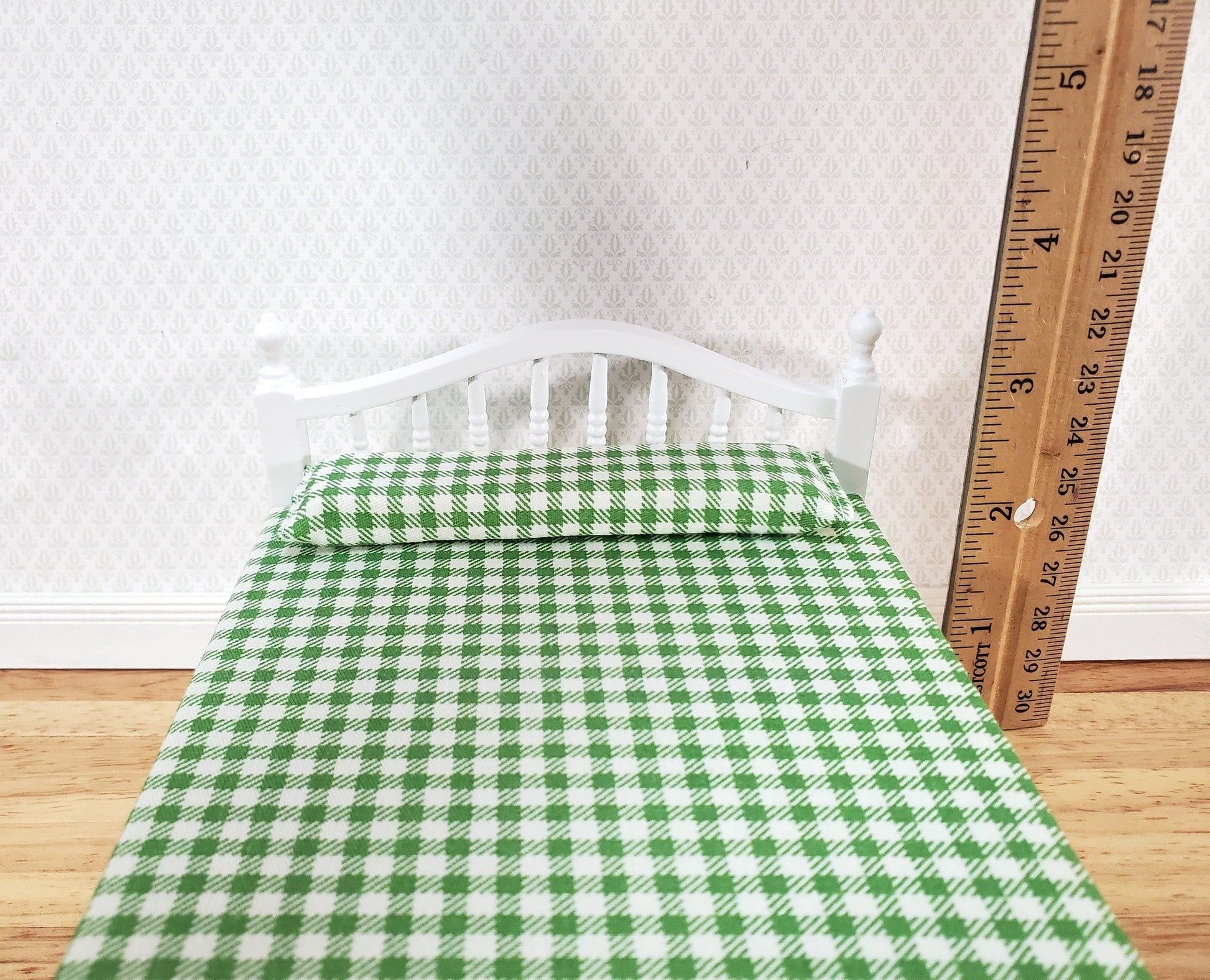 Dollhouse Double Bed Spindles with Mattress White Finish 1:12 Scale Miniature Furniture