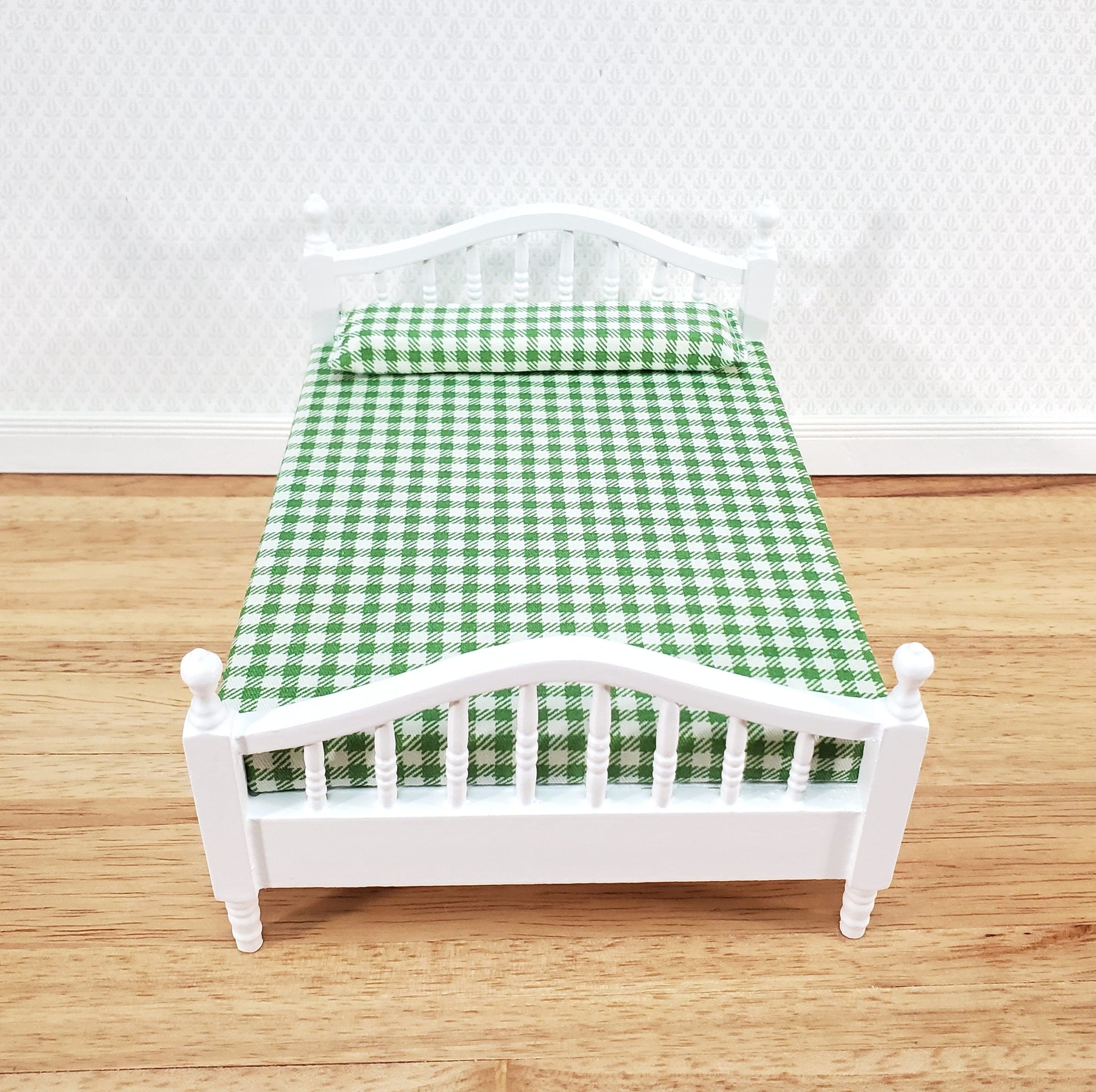 Dollhouse Double Bed Spindles with Mattress White Finish 1:12 Scale Miniature Furniture
