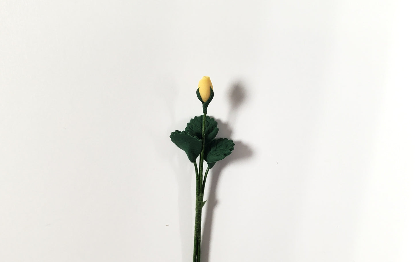 Dollhouse Yellow Rose Bud Single Stem with Foliage 1:12 Scale Miniature