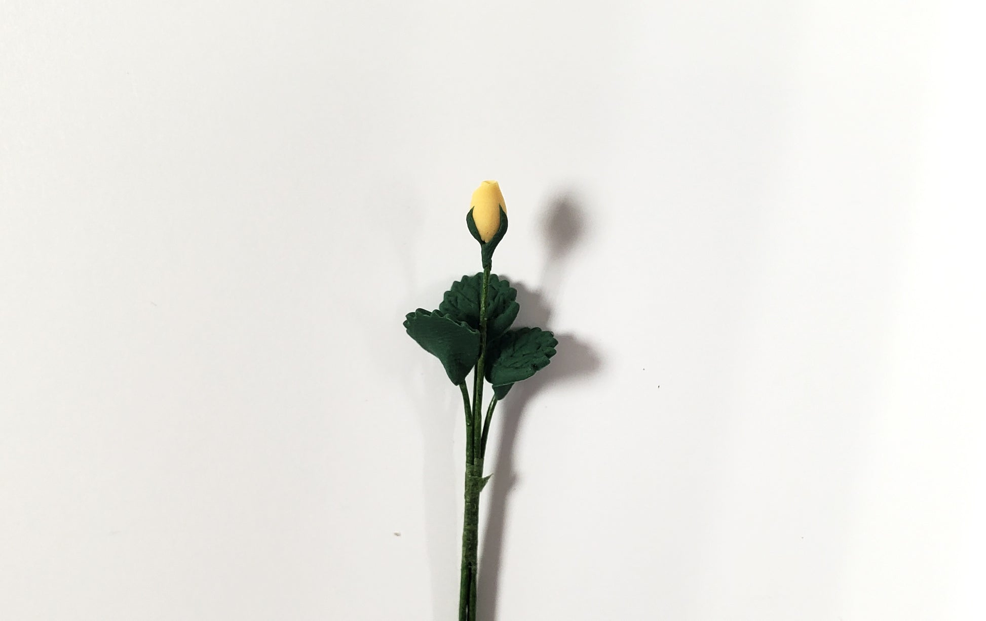 Dollhouse Yellow Rose Bud Single Stem with Foliage 1:12 Scale Miniature