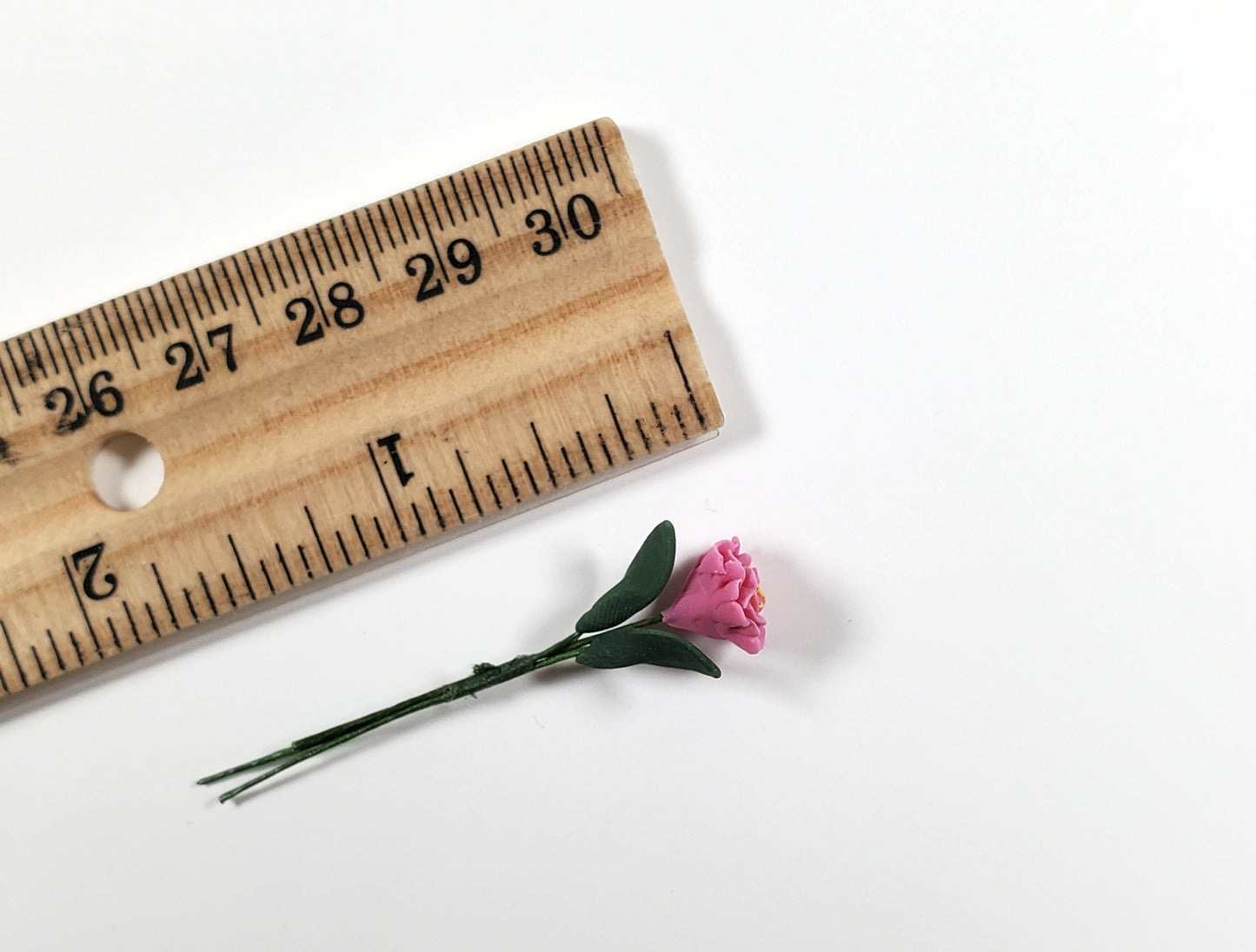 Dollhouse Pink Zinnia Single Long Stem with Foliage 1:12 Scale Miniature