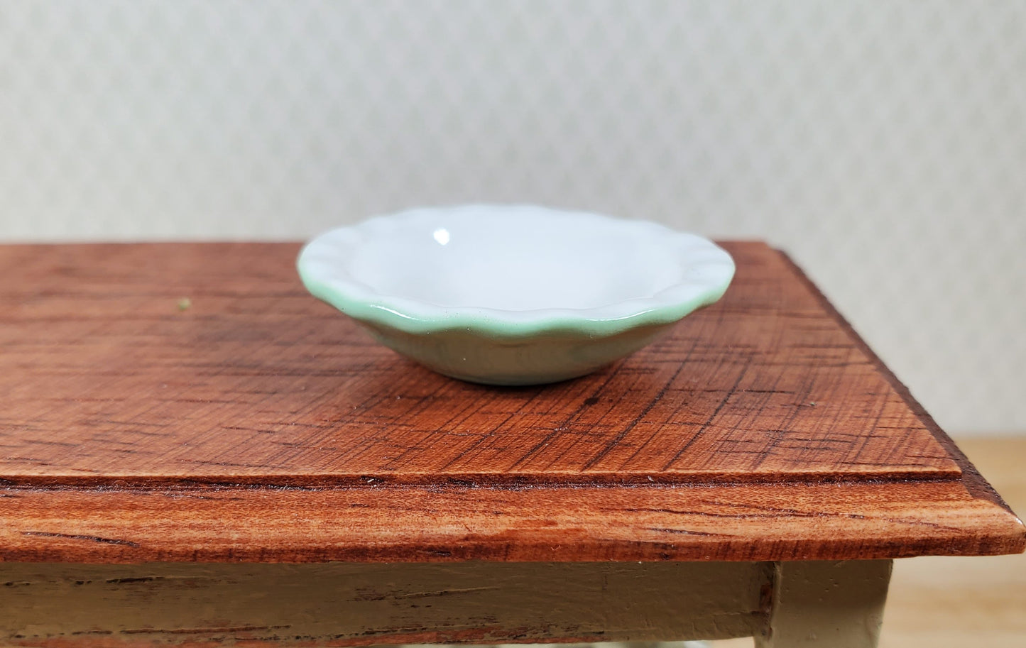 Dollhouse Pie Plate Ceramic Green 1:6 Scale Miniature Kitchen Accessory