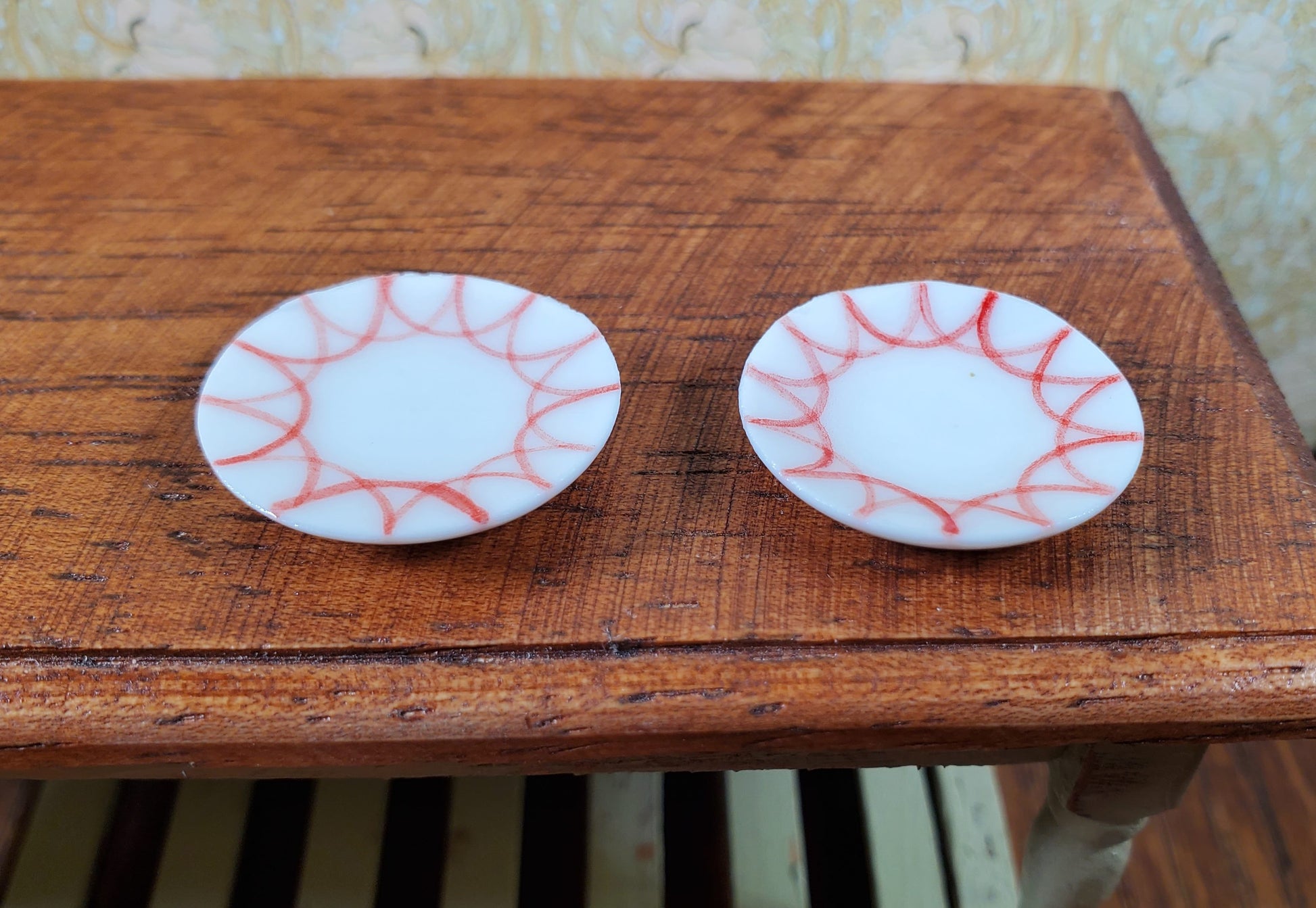 Dollhouse Red Design Porcelain Plates Set of 2 1:12 Scale Miniatures