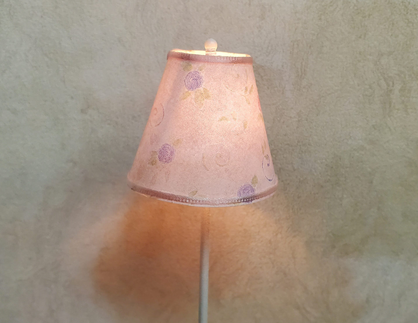 Dollhouse Nursery Floor Lamp Pink Shade White Base 12 Volt Wired 1:12