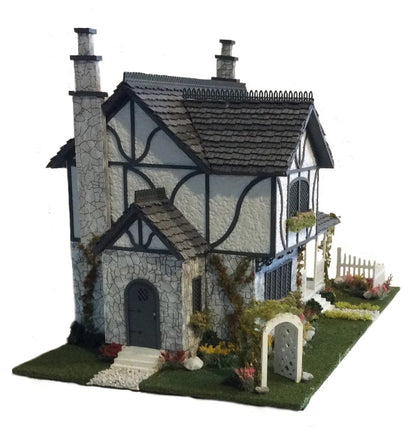 1:48 Quarter Scale Dollhouse KIT Tudor Manor House Style 5 Rooms with Greenery