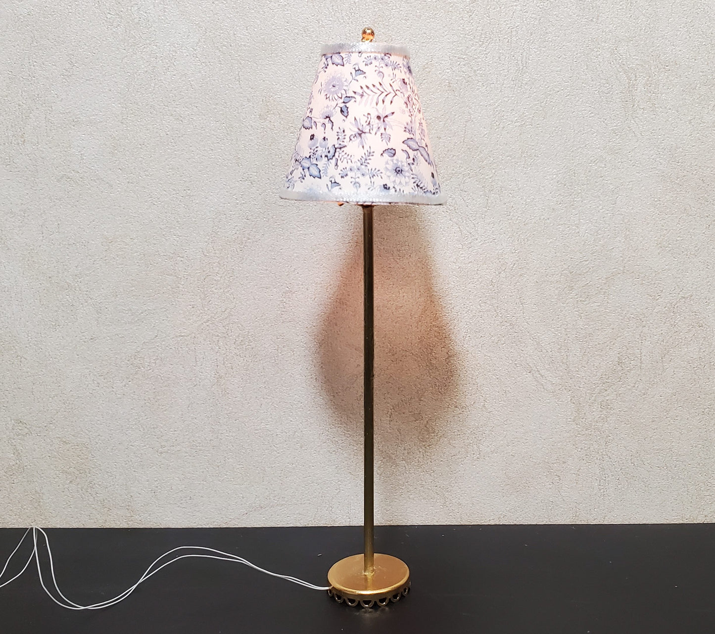 Dollhouse Floor Lamp Blue Onion Design Shade 12 Volt Wired 1:12 Scale Miniature