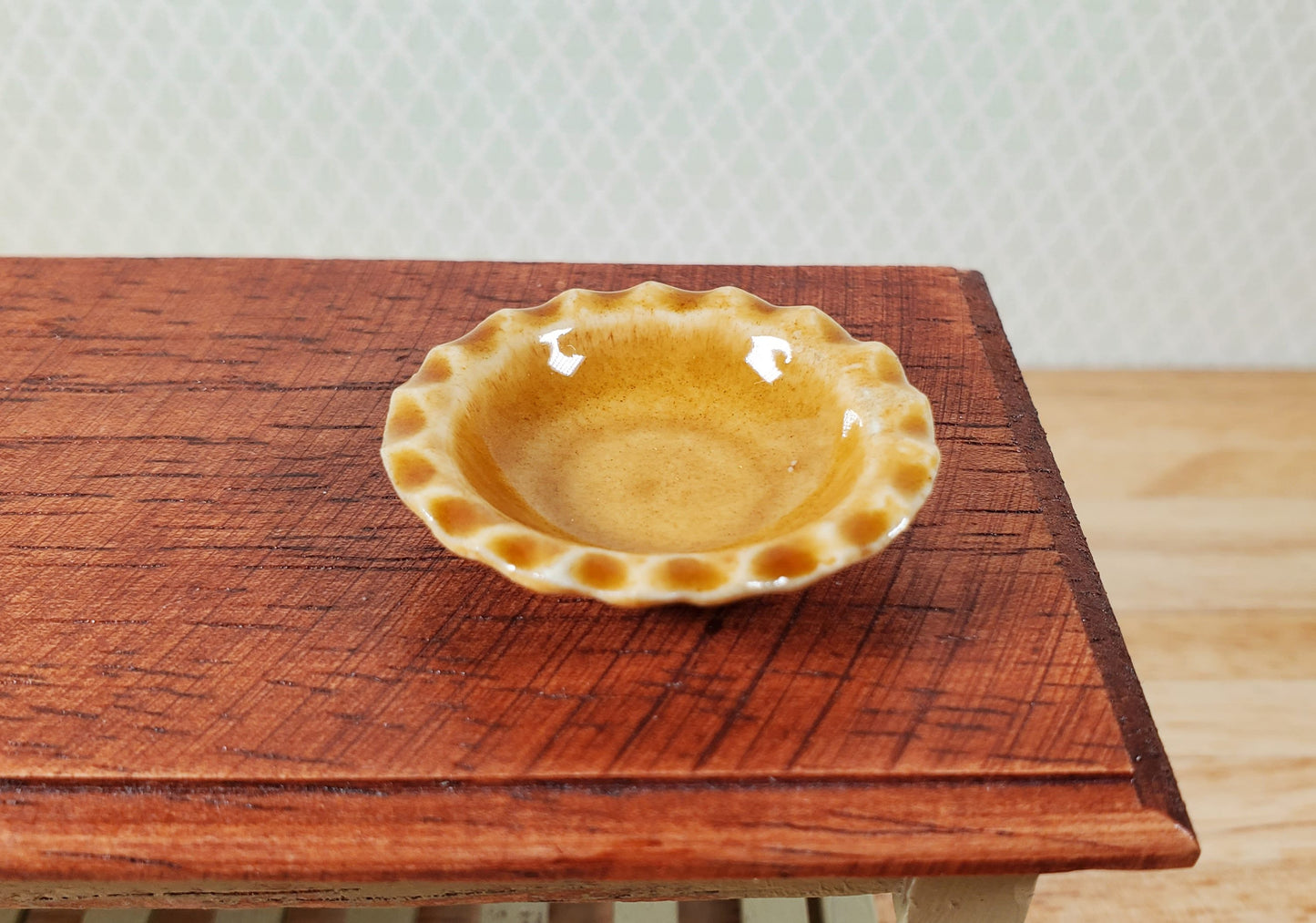 Dollhouse Pie Plate Ceramic Light Brown 1:6 Scale Miniature Kitchen Accessory