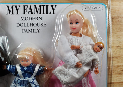 Dollhouse Victorian Family Dolls Dad Mom Daughter Baby Poseable 1:12 Scale