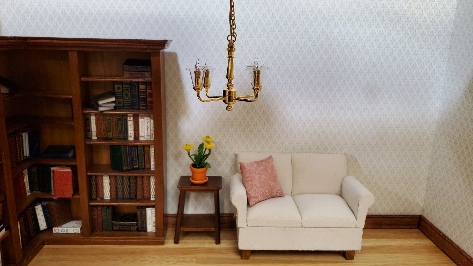 Dollhouse 4 Arm Chandelier Light Clear Tulip Shades 12 Volt with Plug 1:12 Scale