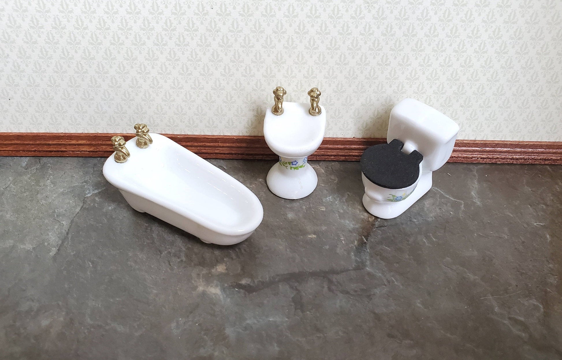 Dollhouse Miniature HALF SCALE Bathroom Set Tub Toilet Sink White 1:24 Scale