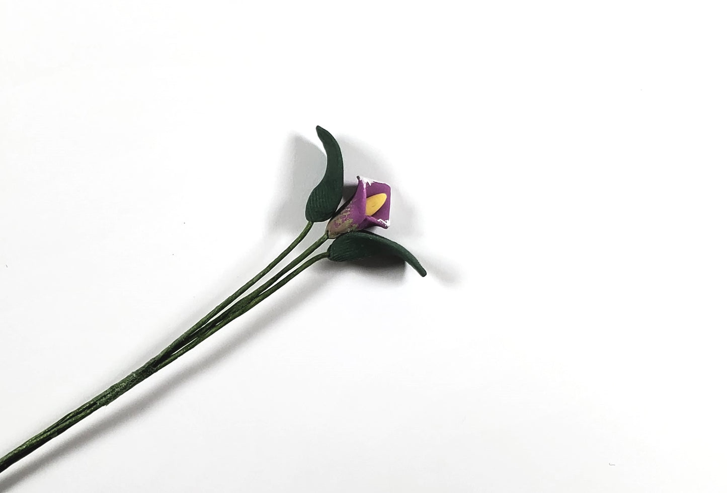 Dollhouse Purple Calla Lily Single Stem with Foliage 1:12 Scale Miniature