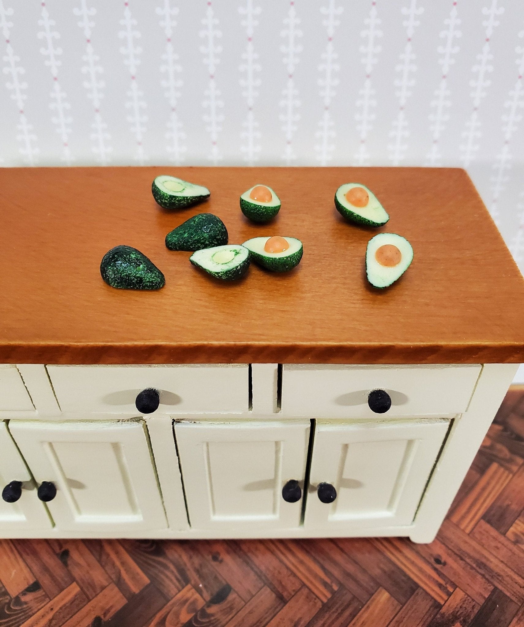 Dollhouse Avocados Large Set of 8 Halves 1:12 Scale Miniature Food - Miniature Crush