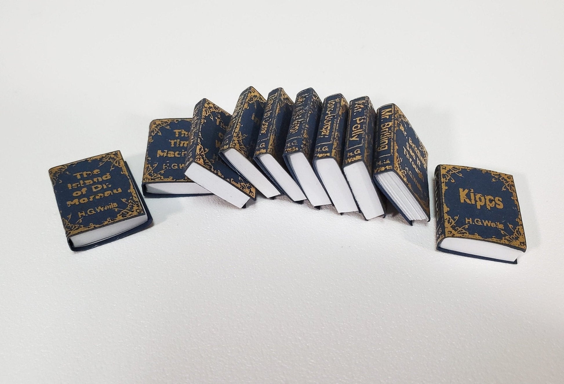 Dollhouse Book Set x10 HG Wells Time Machine Invisible Man 1:12 Scale (blank inside) - Miniature Crush