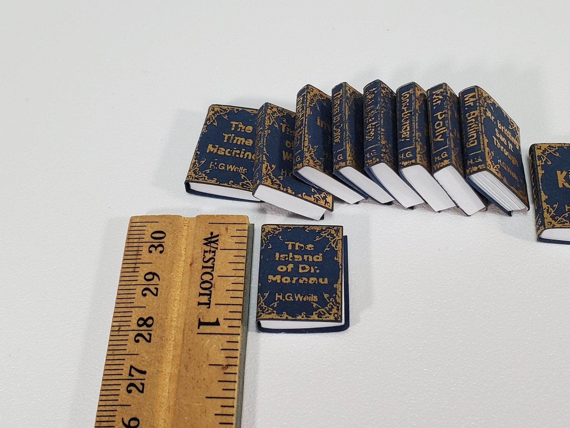 Dollhouse Book Set x10 HG Wells Time Machine Invisible Man 1:12 Scale (blank inside) - Miniature Crush