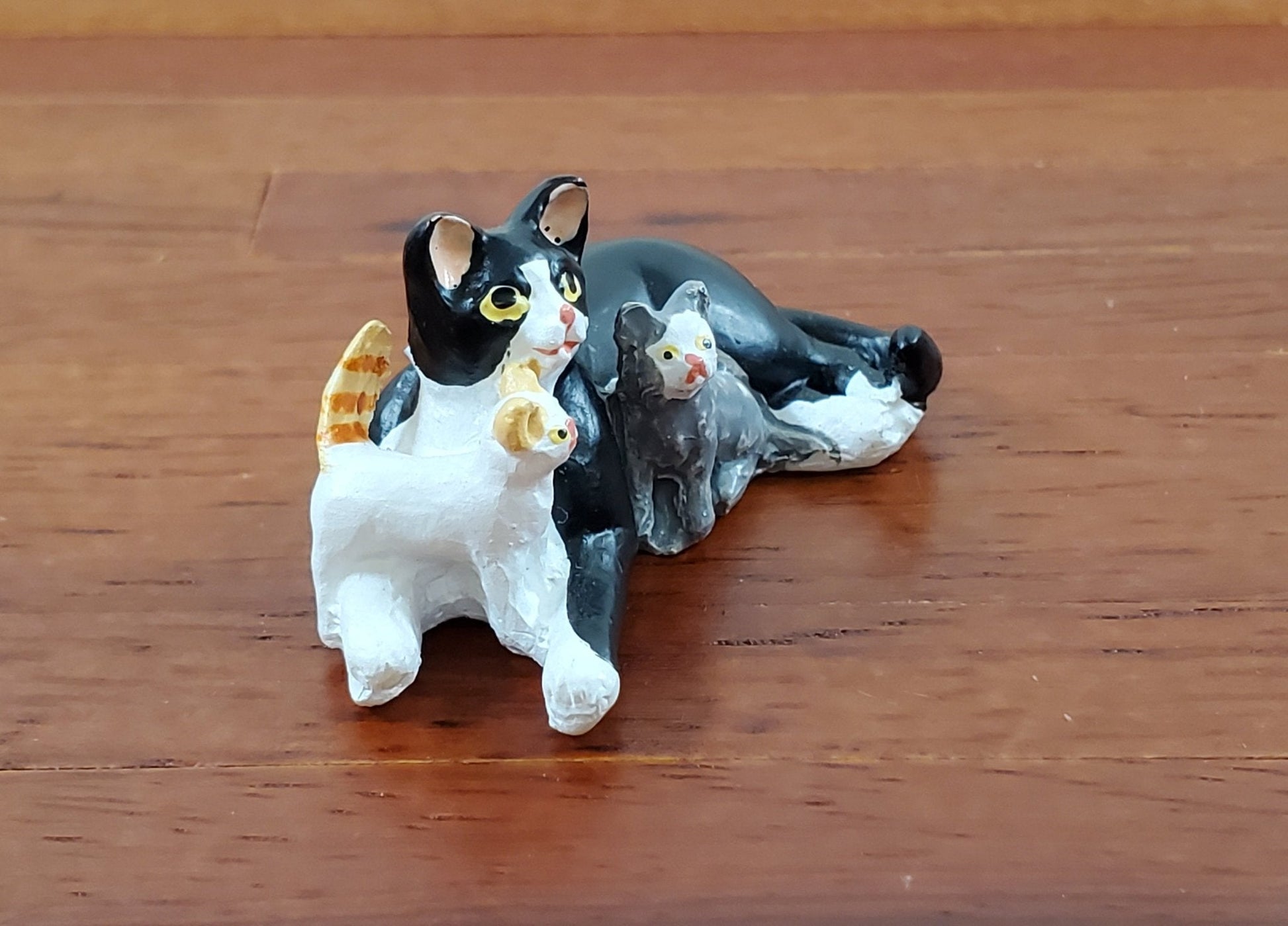 Dollhouse Cat with Kittens Tuxedo Black White Gray Orange 1:12 Scale Miniature - Miniature Crush