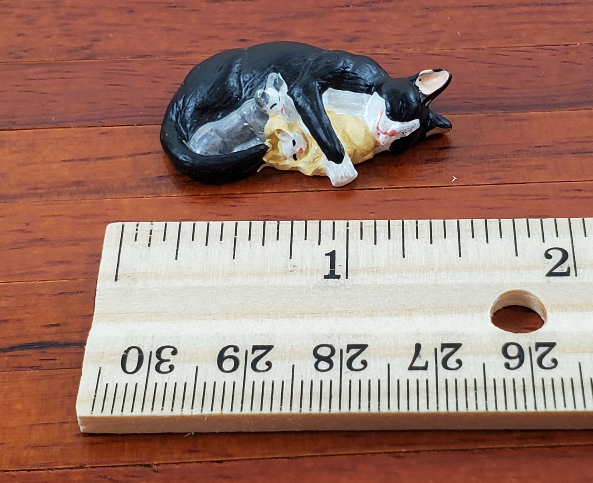 Dollhouse Cat with Kittens Tuxedo Black White Gray Orange 1:12 Scale Miniature - Miniature Crush