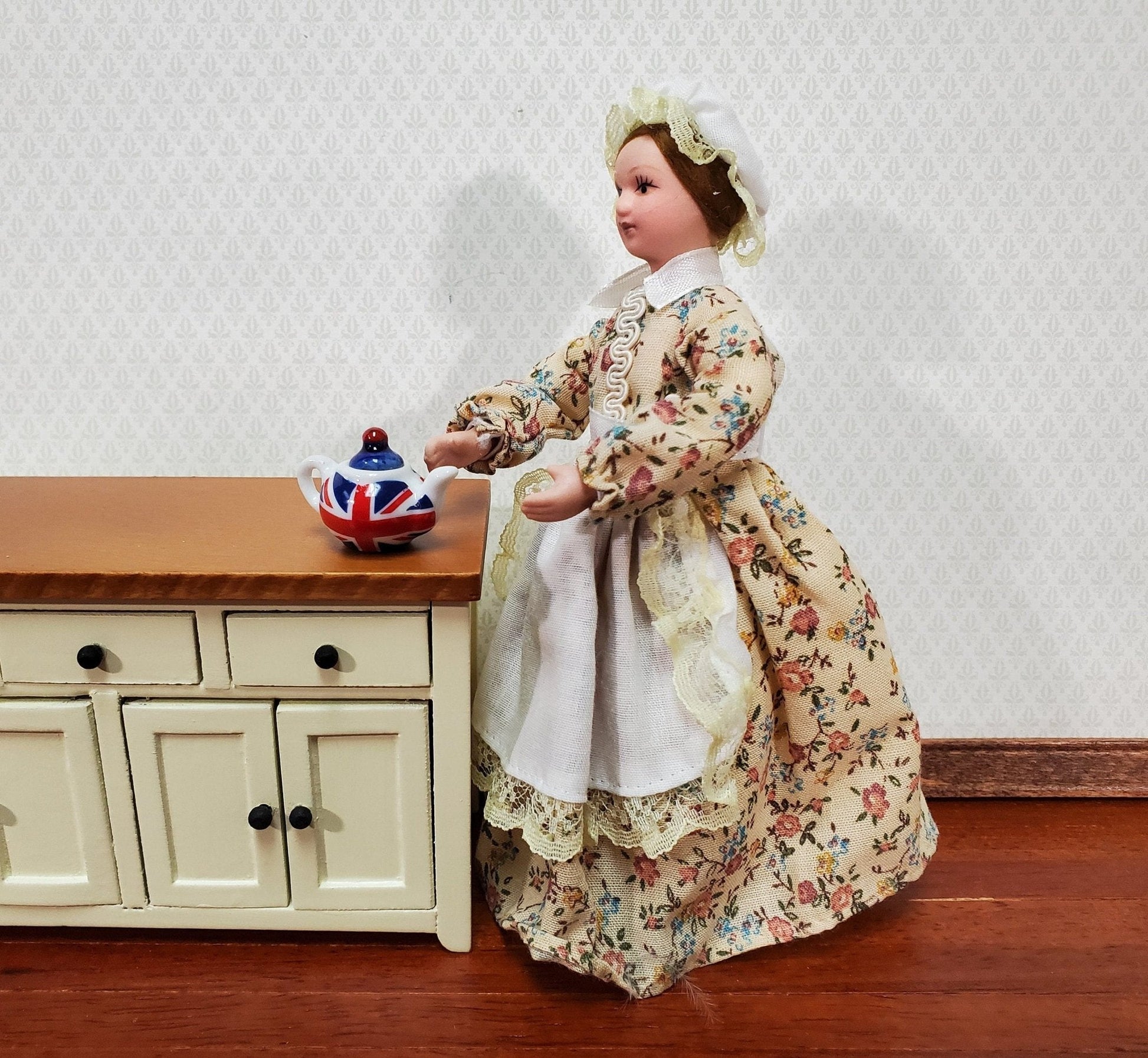Dollhouse Ceramic Teapot with Removable Lid British Union Jack Flag 1:12 Scale Miniature - Miniature Crush
