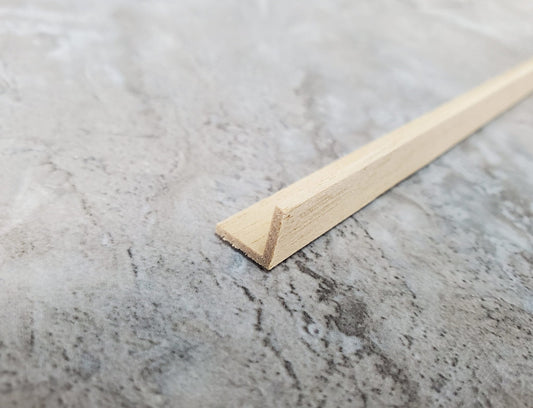 Dollhouse Corner Trim Molding 3/8" x 3/8" x 18" long Miniatures Houseworks 7045 - Miniature Crush