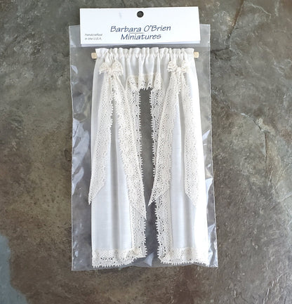 Dollhouse Curtains Fabric & Lace Cream with Curtain Rod 1:12 Scale Miniatures - Miniature Crush