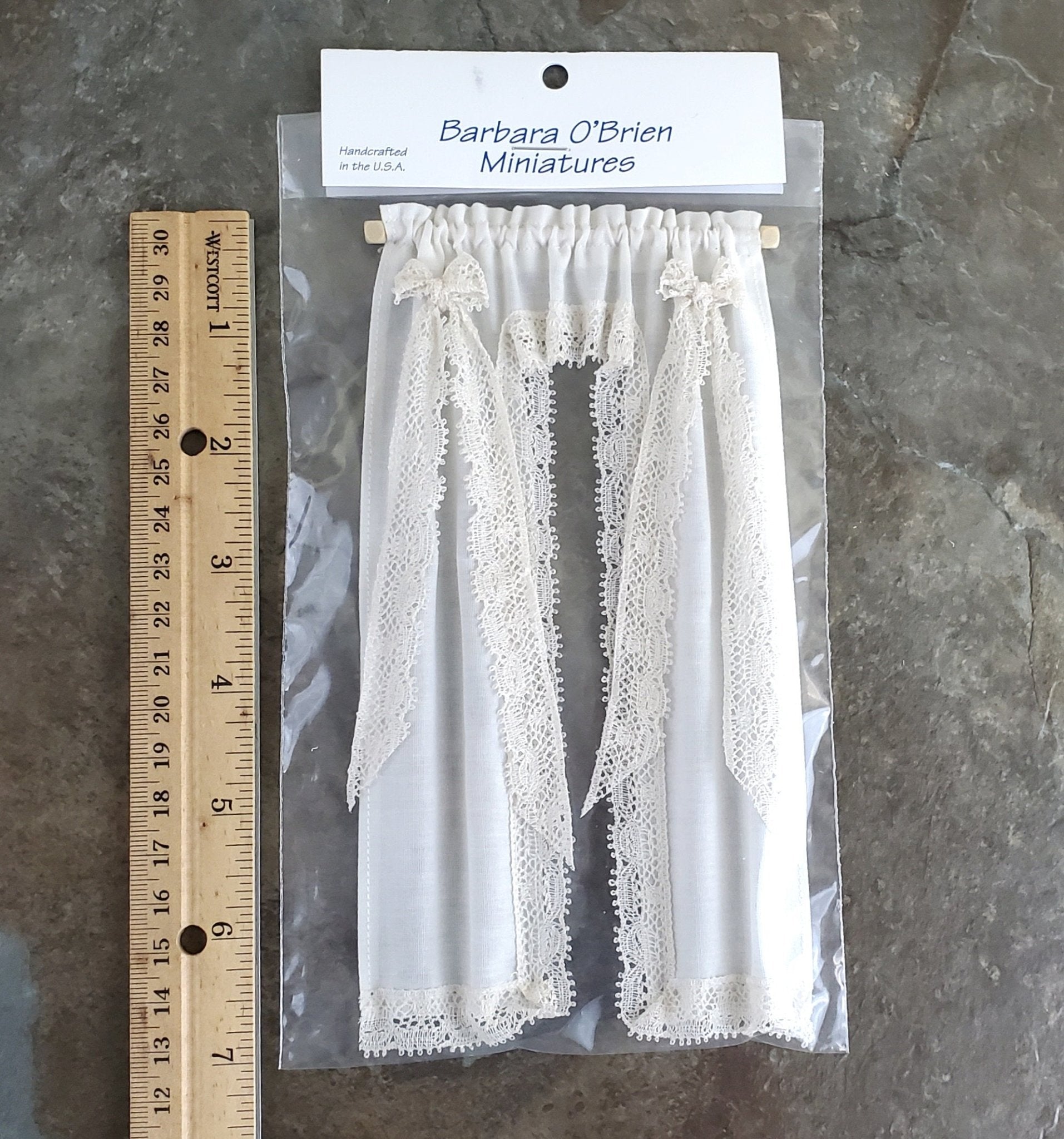 Dollhouse Curtains Fabric & Lace Cream with Curtain Rod 1:12 Scale Miniatures - Miniature Crush