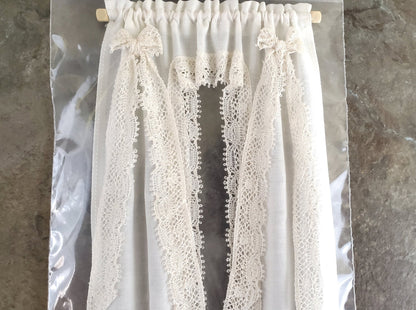 Dollhouse Curtains Fabric & Lace Cream with Curtain Rod 1:12 Scale Miniatures - Miniature Crush