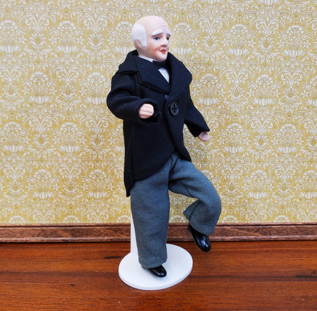 Dollhouse Grandfather or Butler Porcelain Male Poseable 1:12 Scale ...