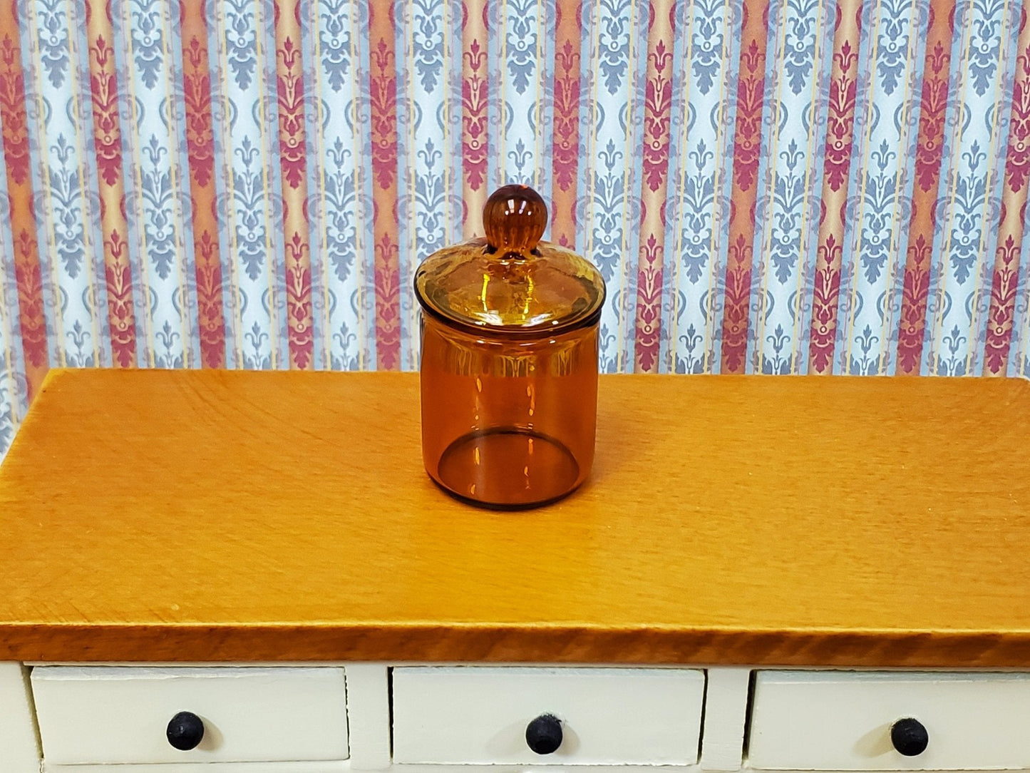 Dollhouse Jar Empty Amber Glass with Lid Short Wide for Miniature Shop or Kitchen - Miniature Crush