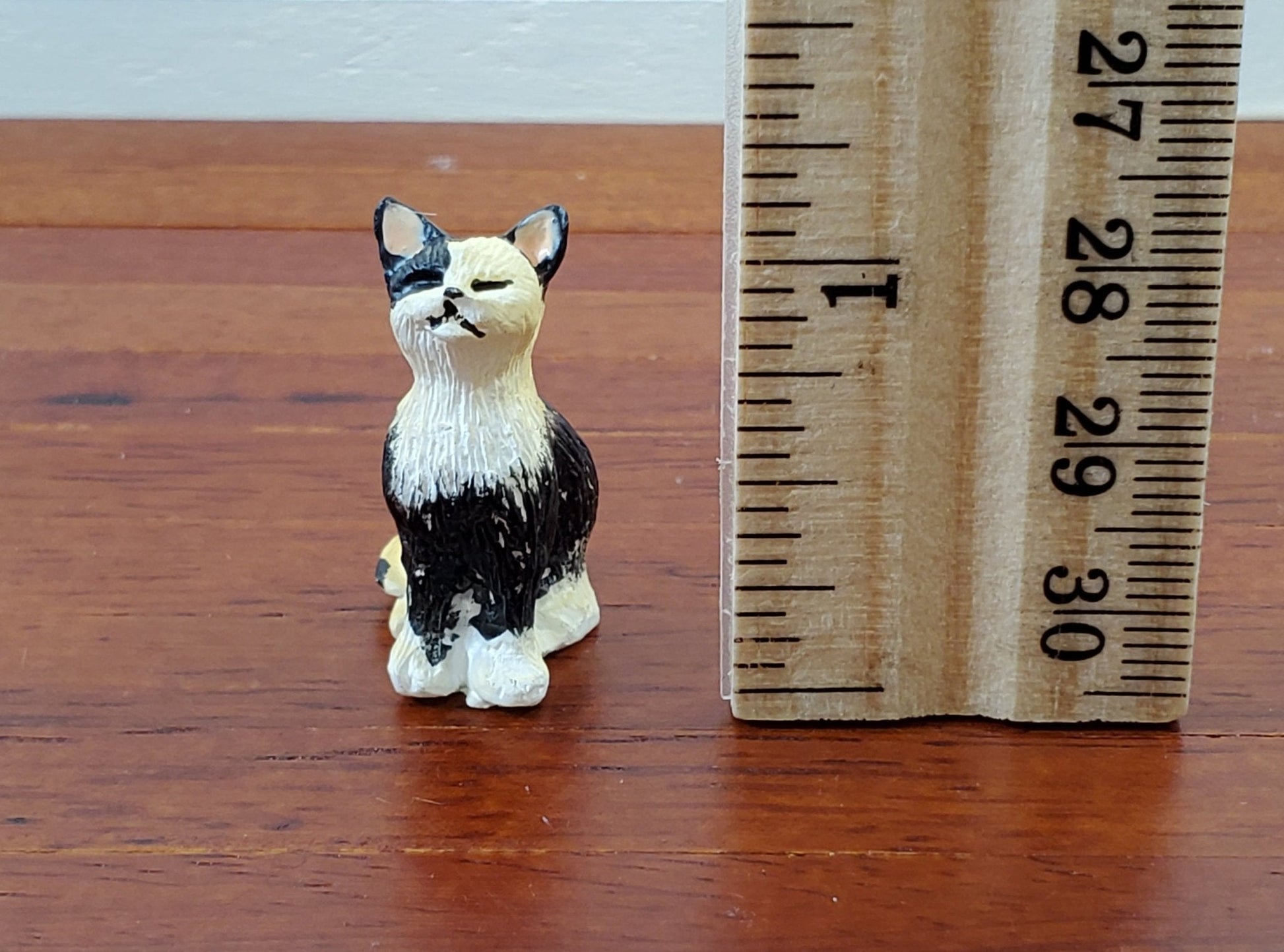 Dollhouse Kitty Cat Calico Black Orange Eyes Closed Sitting 1:12 Scale Miniature - Miniature Crush