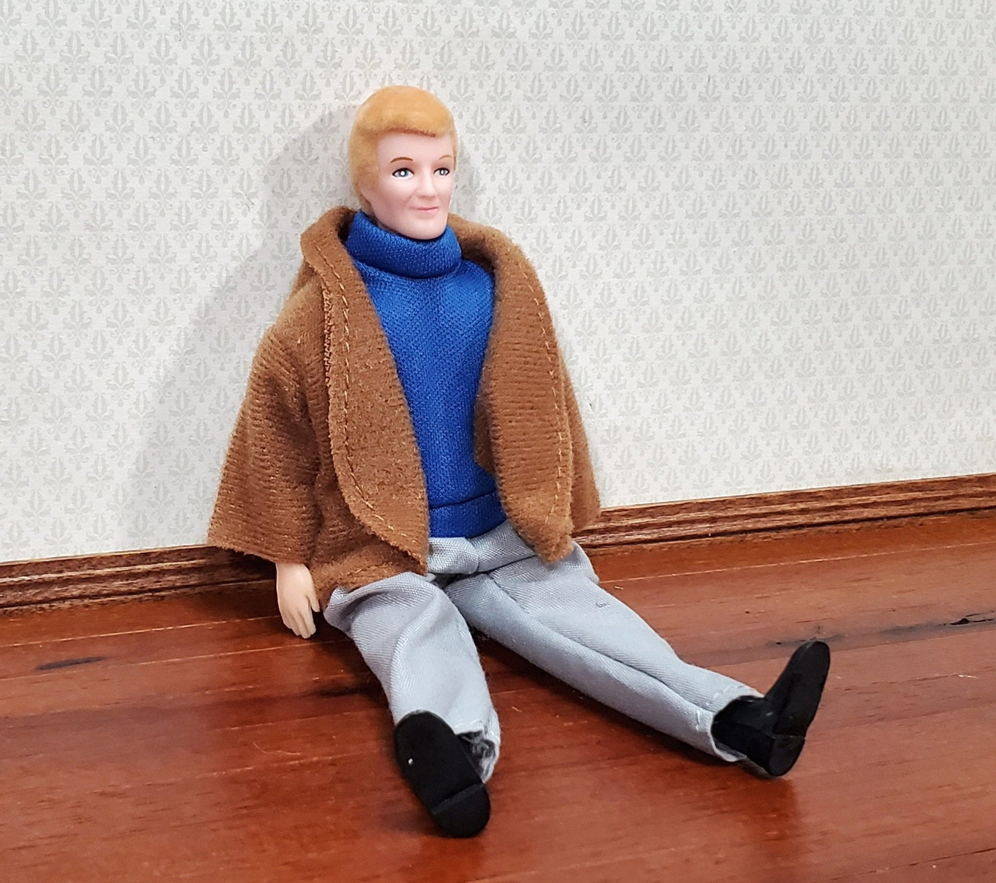 Dollhouse Man Modern Doll Dad Father Blond Poseable 1:12 Scale Removable Clothes - Miniature Crush