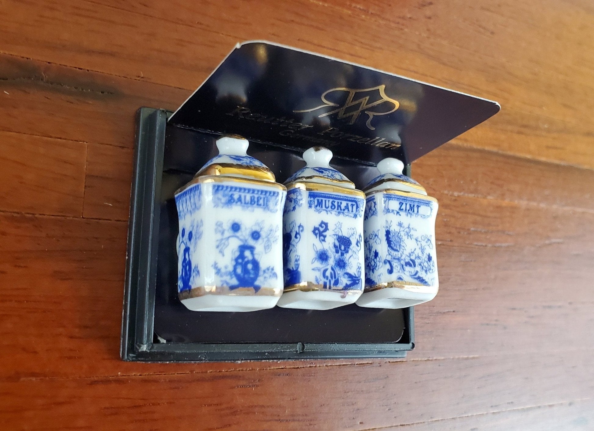 Dollhouse Miniature 3 Large Jars Bins with Lids Reutter Porcelain 1:12 Scale Kitchen - Miniature Crush