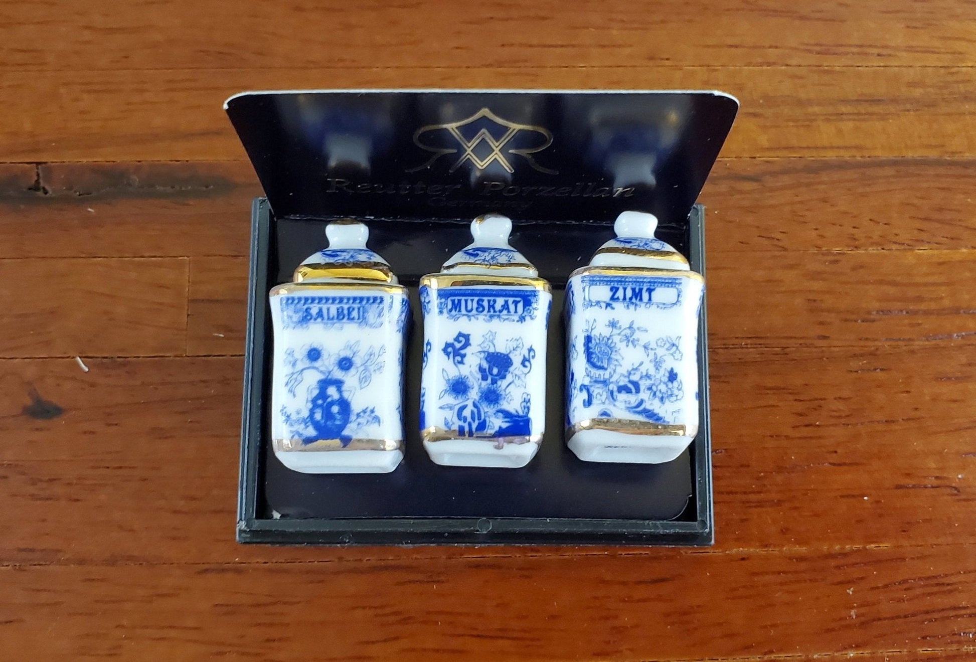 Dollhouse Miniature 3 Large Jars Bins with Lids Reutter Porcelain 1:12 Scale Kitchen - Miniature Crush