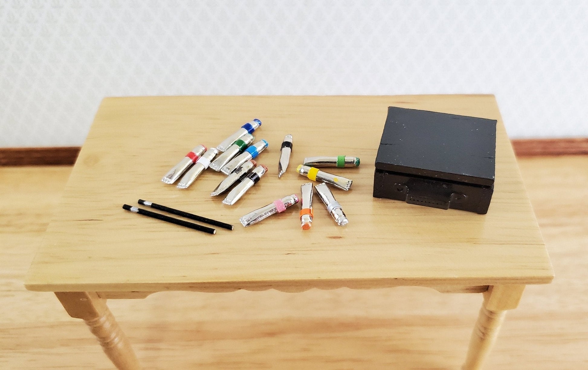Dollhouse Miniature Art Box Set with Oil Paints & Brushes 1:12 Scale - Miniature Crush