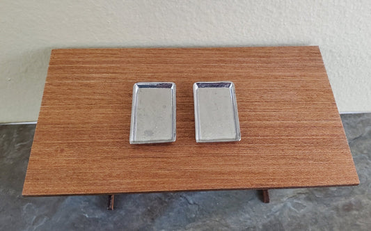 Dollhouse Miniature Baking Trays Cookie Sheets x2 1:12 Scale Dishes Polished White Metal Phoenix Model - Miniature Crush