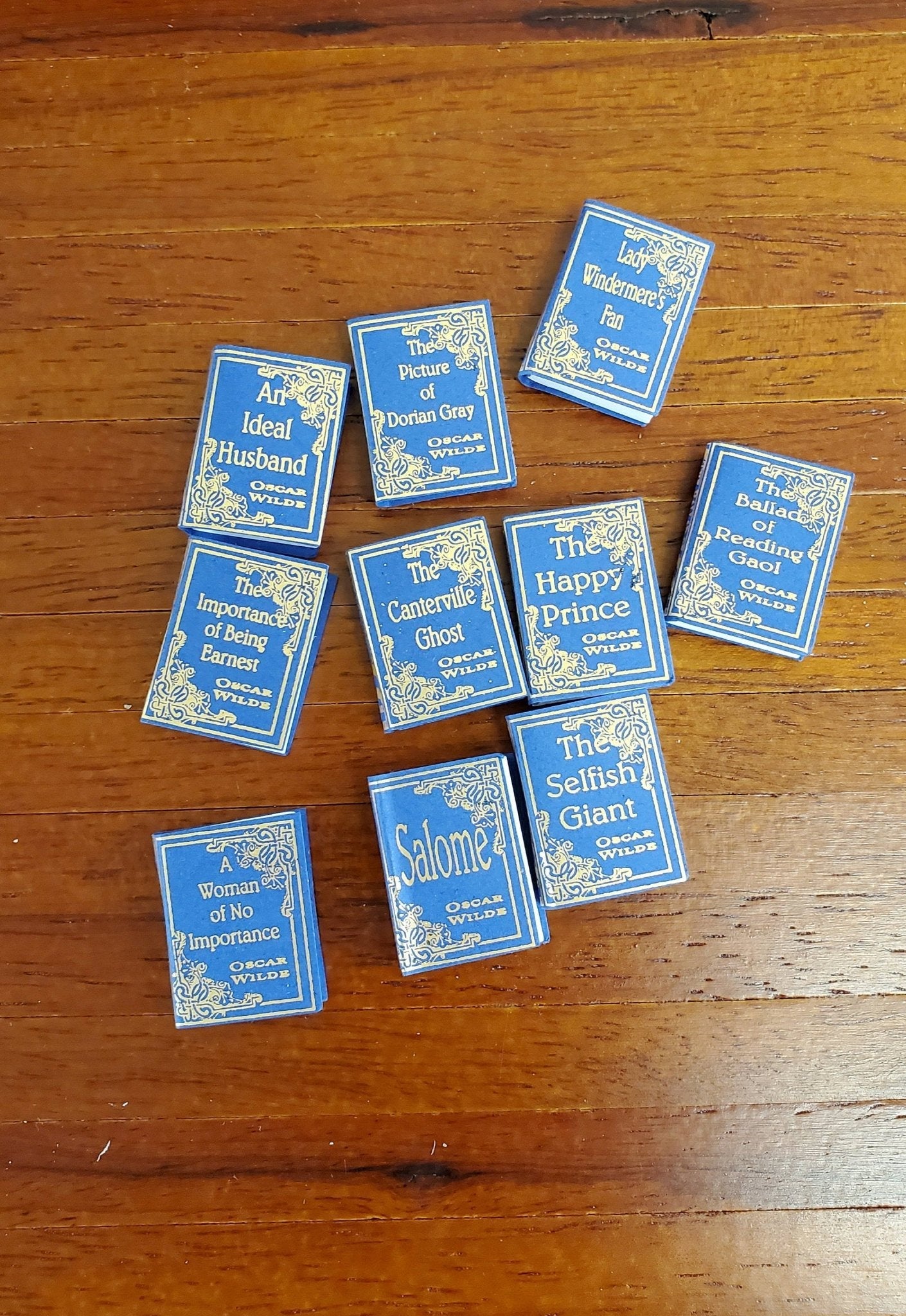 Dollhouse Miniature Book Set x10 Oscar Wilde 1:12 Scale (blank inside) - Miniature Crush