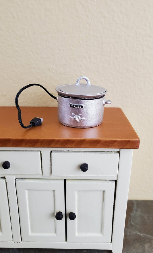 Dollhouse Miniature Crockpot Slow Cooker Modern Silver Removable Lid 1:12 Scale - Miniature Crush