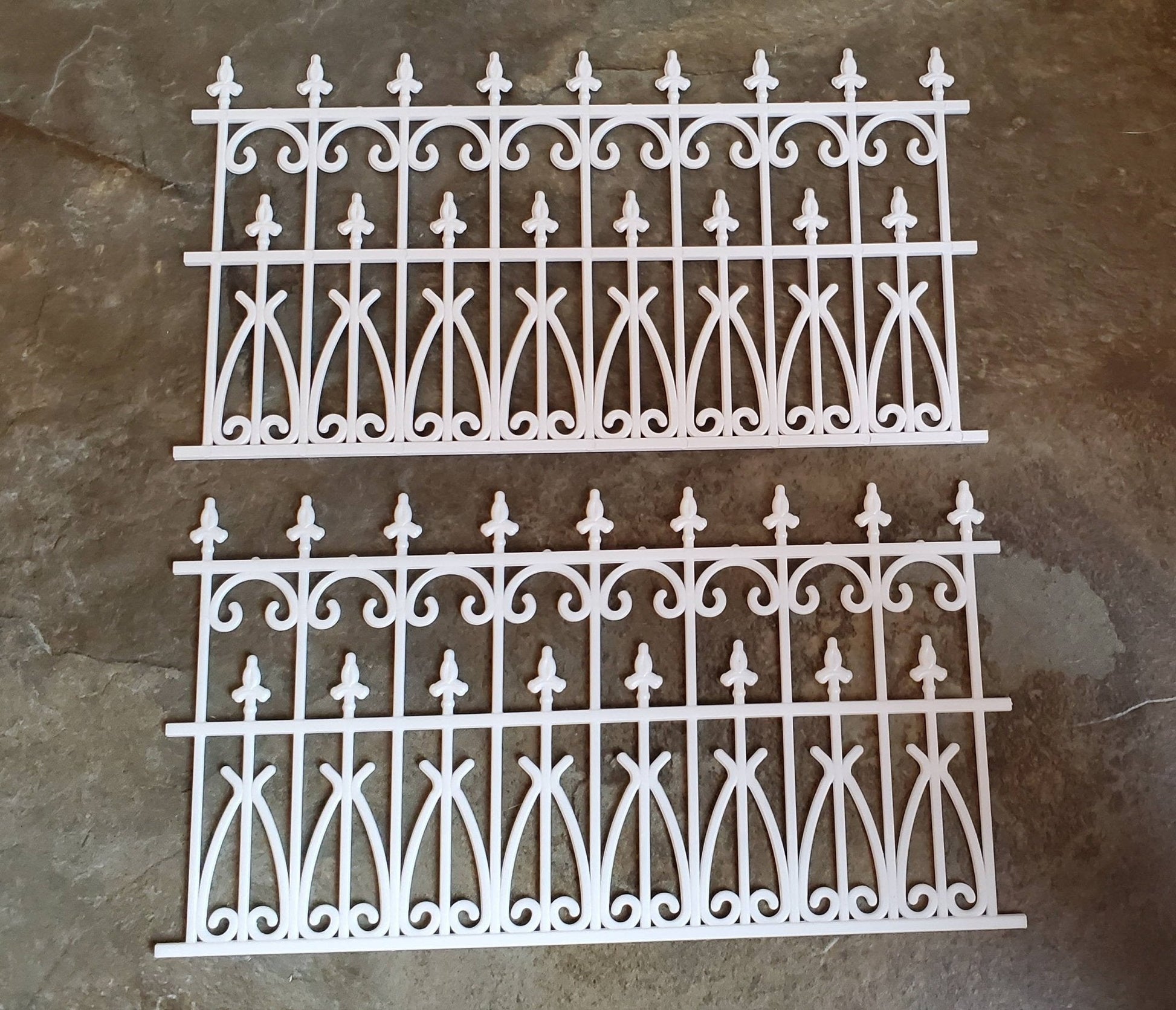 Dollhouse Miniature Fence Railing x2 White Victorian or Georgian Garden 1:12 Scale - Miniature Crush